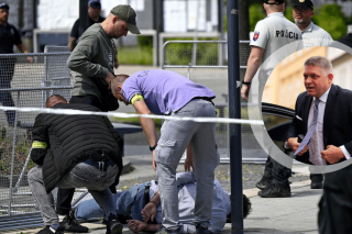 Η σύλληψη του δράστη της απόπειρας δολοφονίας του εθνολαϊκιστή σοσιαλδημοκράτη πρωθυπουργού της Σλοβακίας, Ρόμπερτ Φίτσο